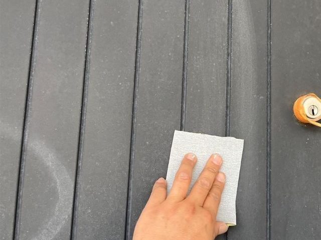 稲美町の玄関ドアのケレン